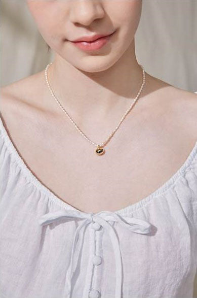 Gloss Oval Pearl Necklace(IZONE Merch) HEI