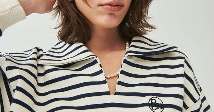 Stripe Collar Sweatshirt(Redvevet Merch) RONRON